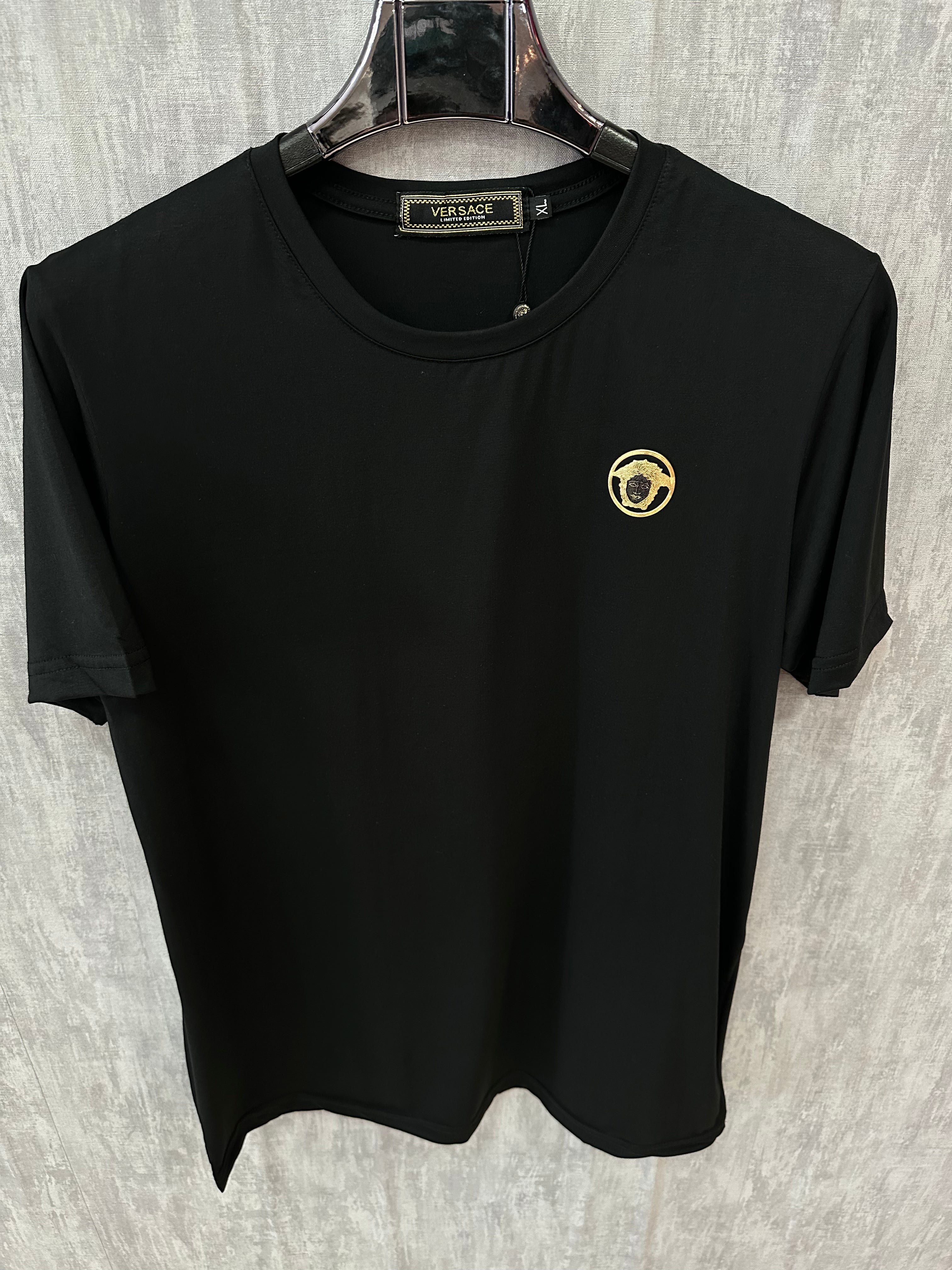 Camiseta basica versace deals
